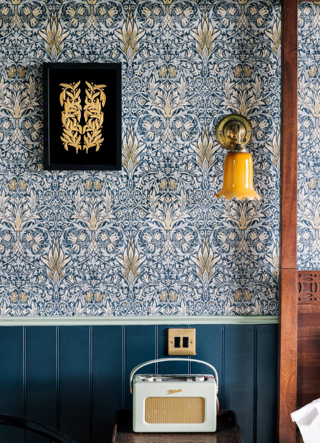 Gold Laurel Wall Hanging (8141953302787)