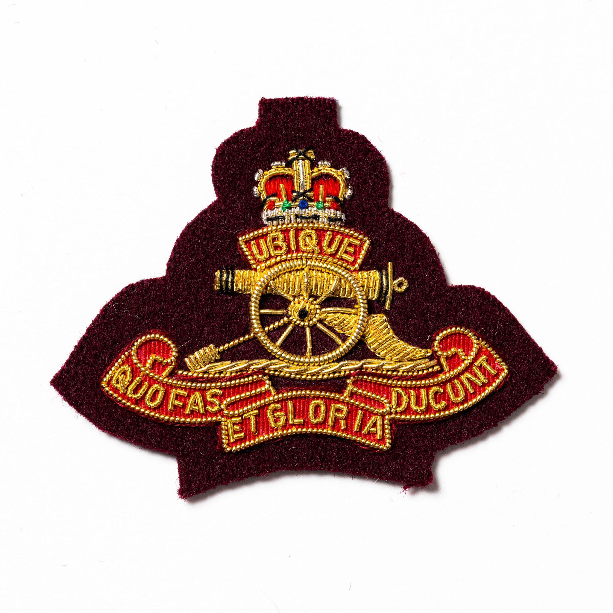 Royal Artillery Gun Beret Badge - Maroon/ Queens Crown