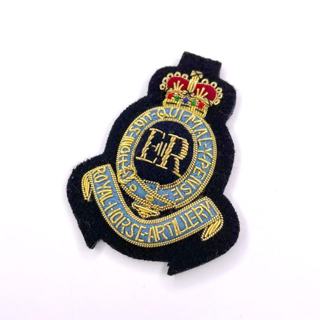1st ROYAL HORSE ARTILLERY BERET BADGE ON EX DARK NAVY (4344043438152)