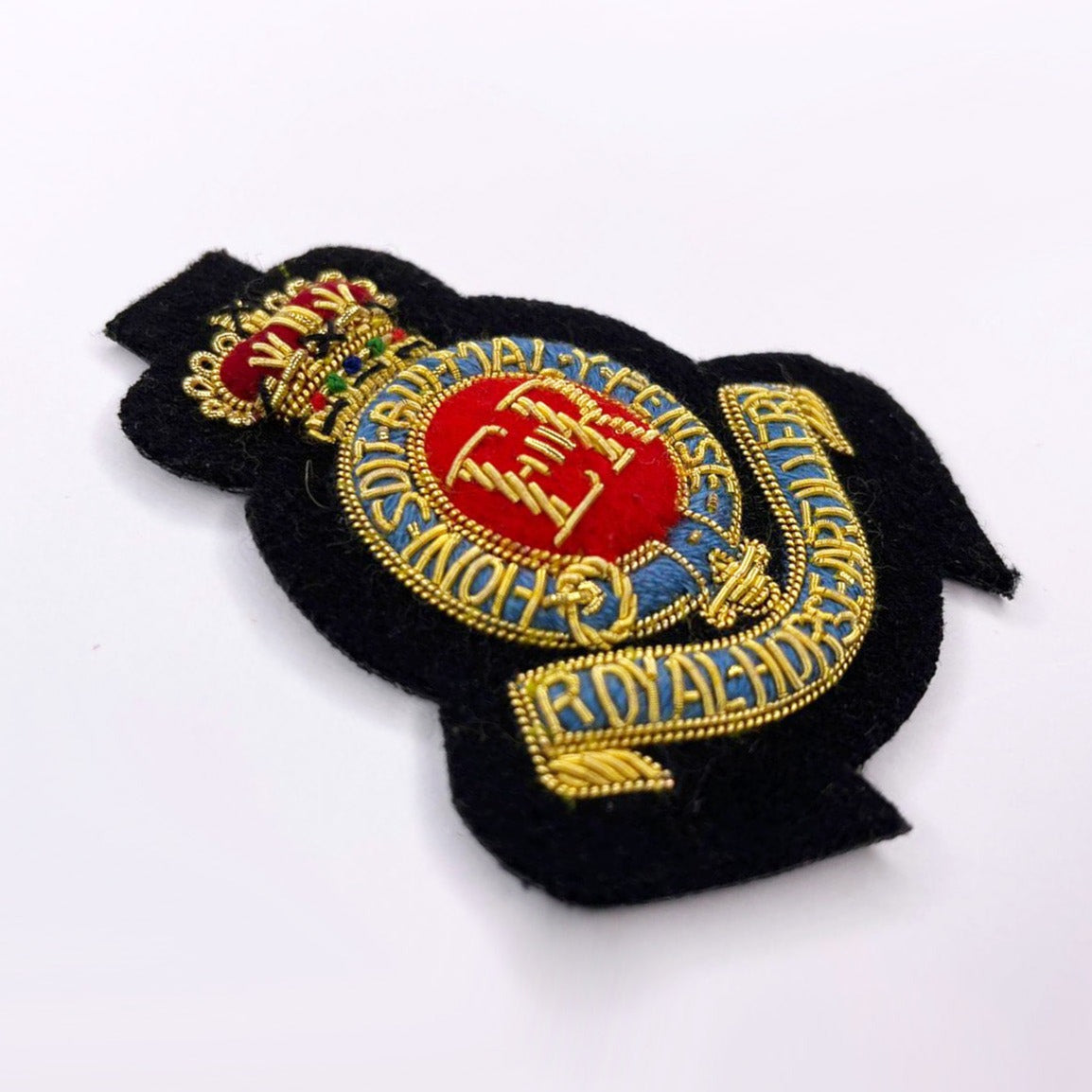 3rd ROYAL HORSE ARTILLERY BERET BADGE ON NAVY (4344044257352)