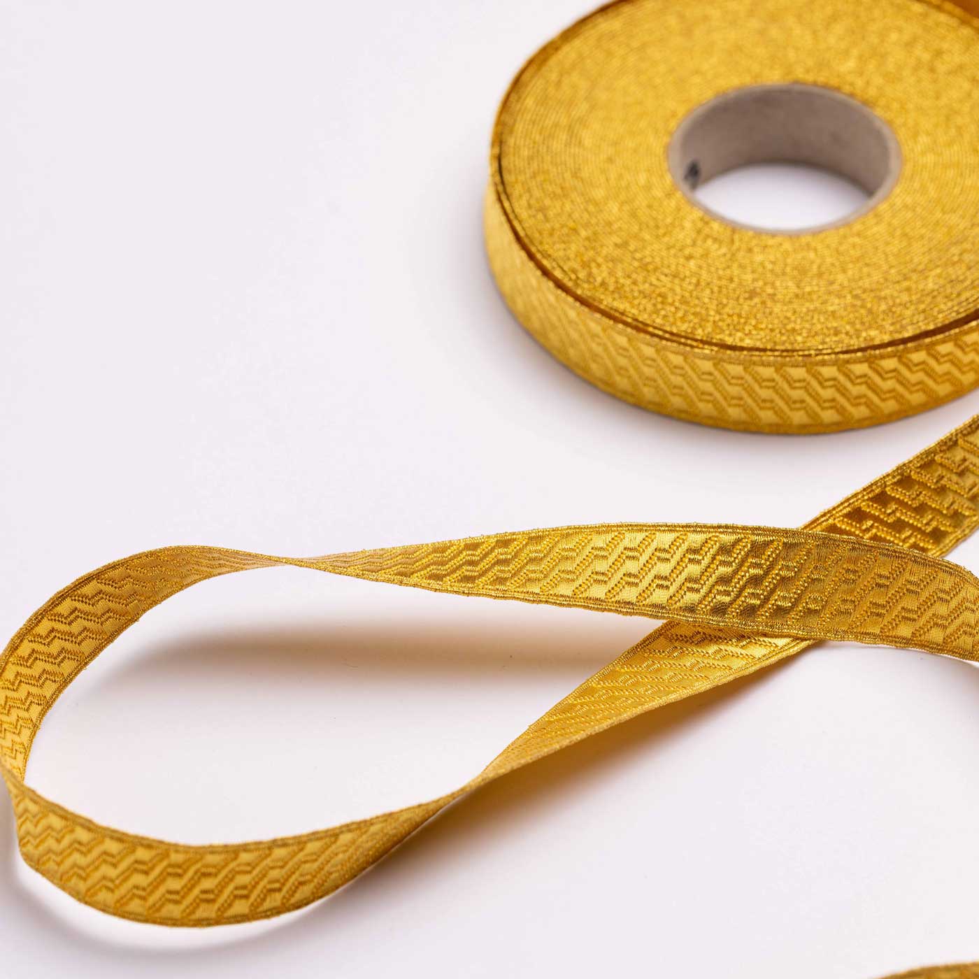 B&S Lace - Gold mylar (4344145608776)