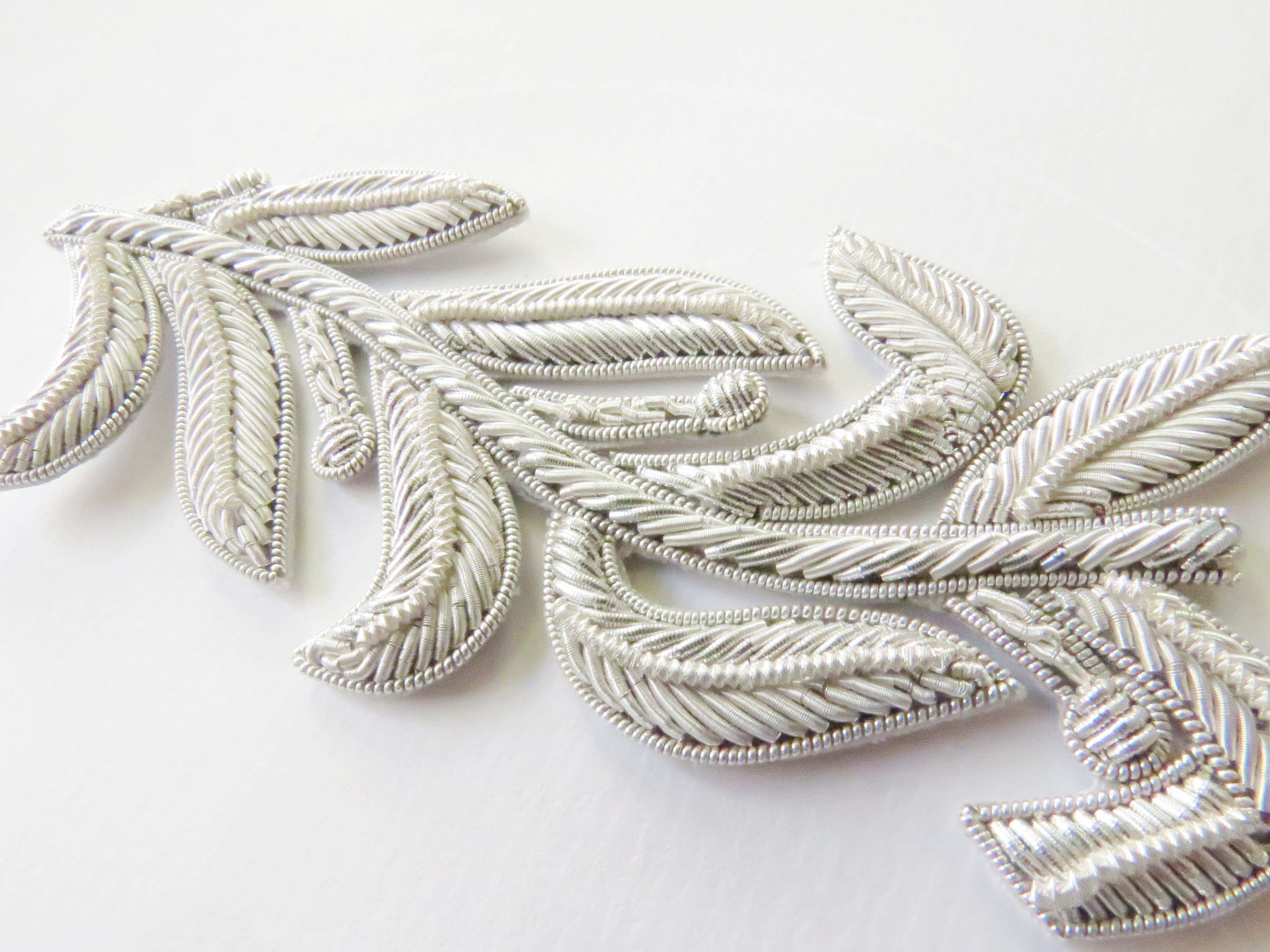 Repeat Pattern Laurel Leaf Silver (4334445625416)