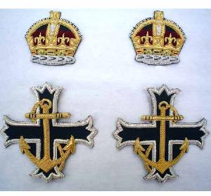 Royal Naval Chaplain�s Scarf Badge with King's Crown (4344137744456)