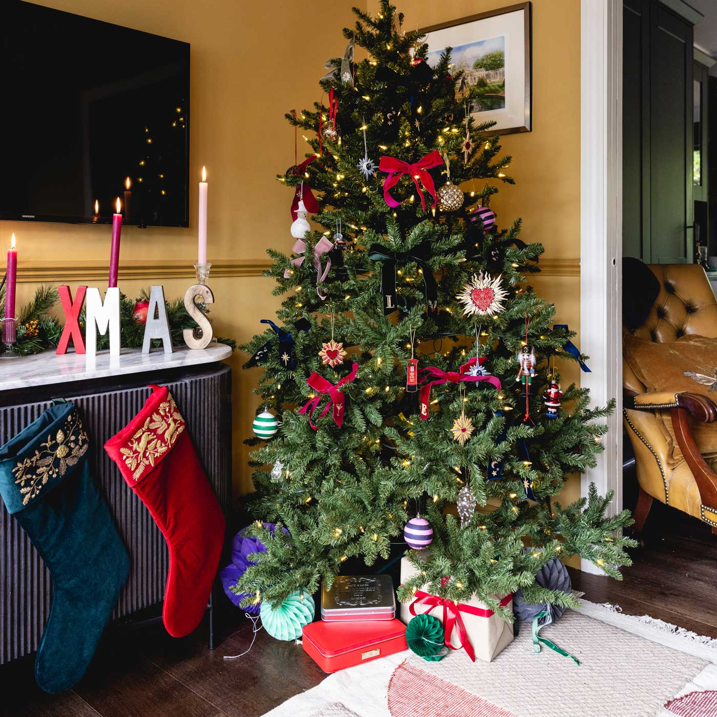 The Mistletoe Stocking large - Green & Antique Gold (7885005029635)