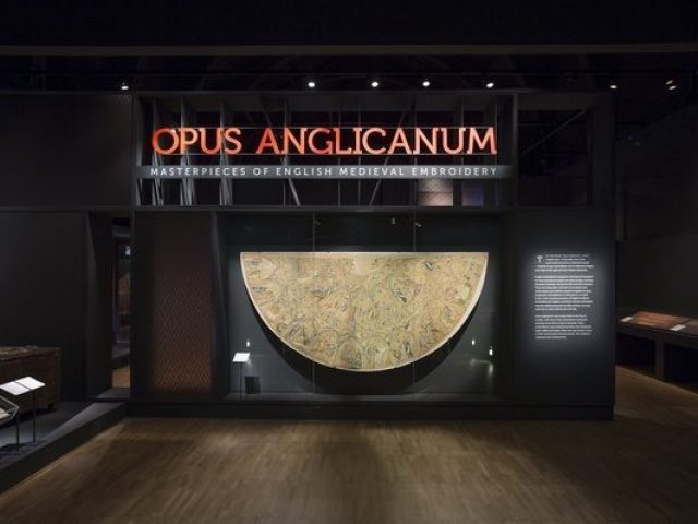 Hand & Lock Visit The Opus Anglicanum Exhibition