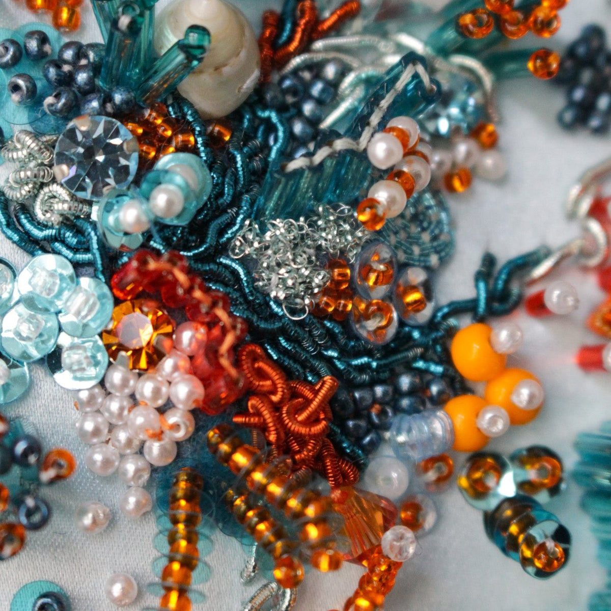 Modern Beadwork Module 1004: Exploration of 3D Contemporary Hand Beading – Hand & Lock