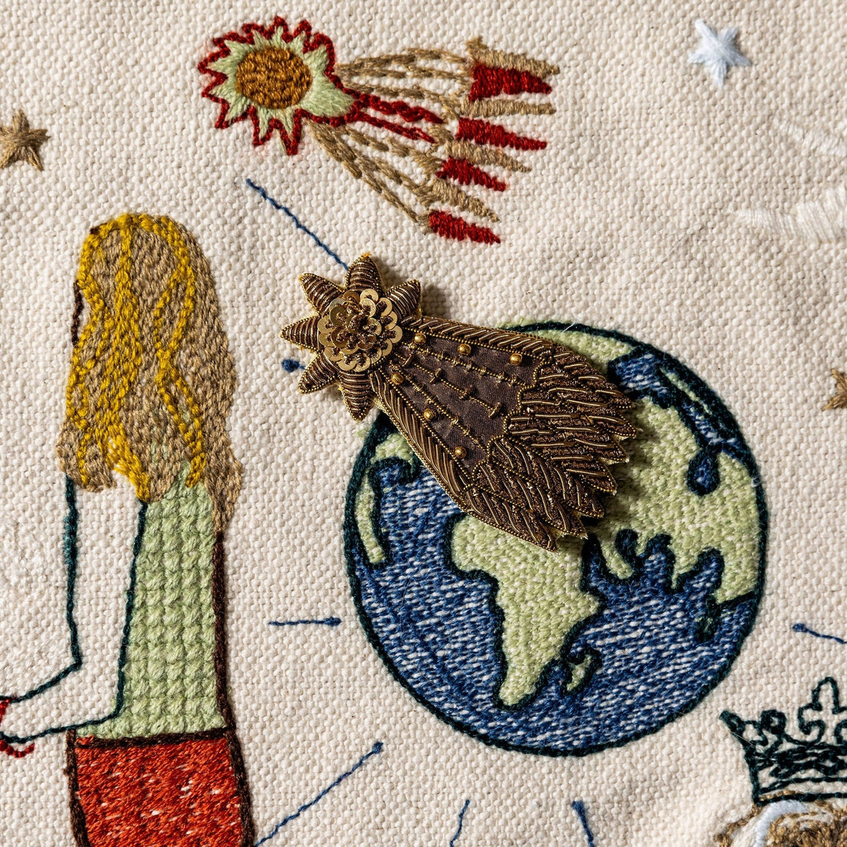 Halley's Comet Brooch - The Bayeux Tapestry Collection 