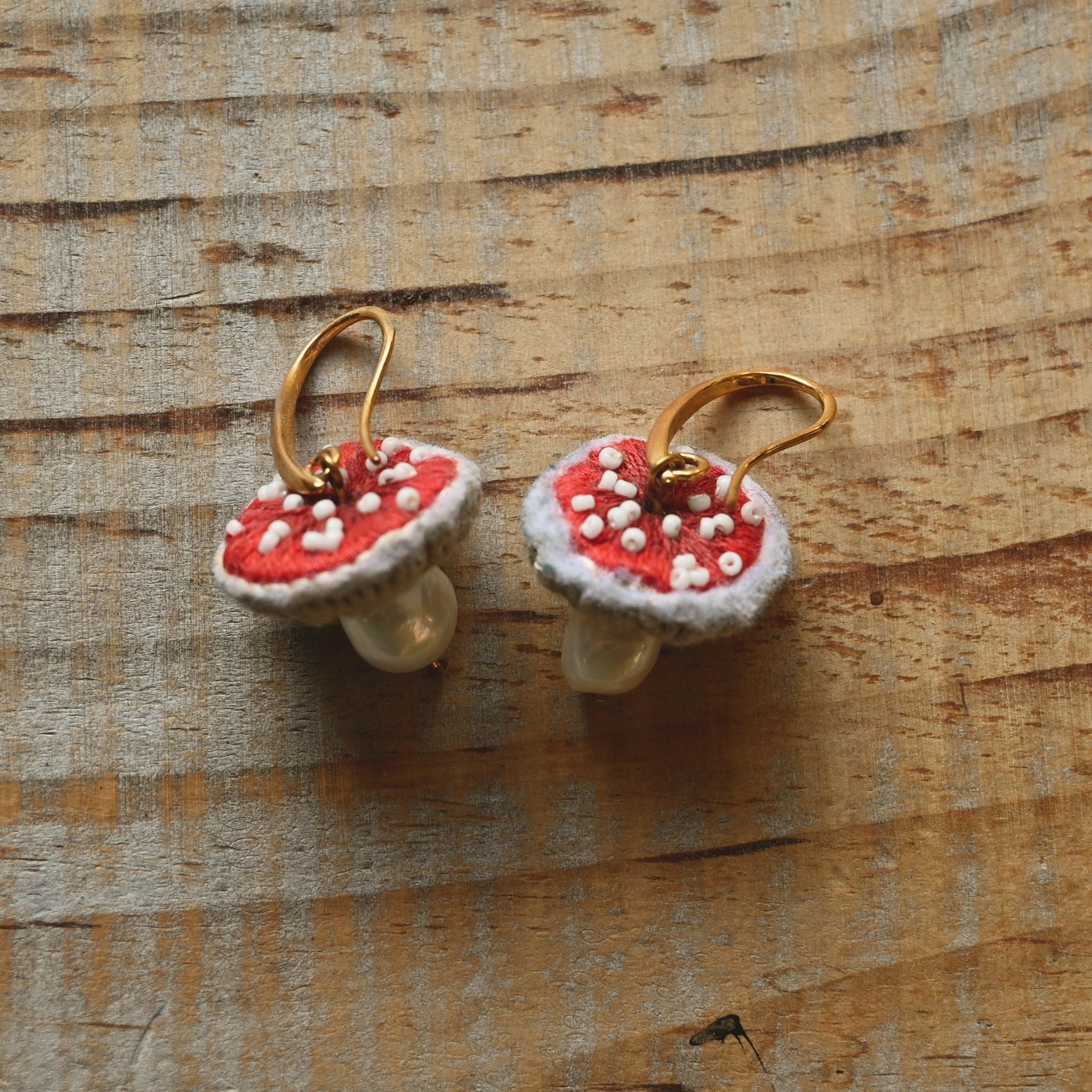 Lemon Pepper Studio Guest Tutor Hand Embroidery Course 'Fly Agaric Earrings'
