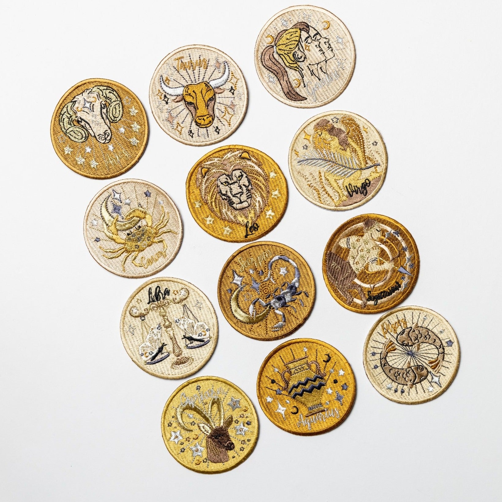 王冠と星のデザイン 襟章 K18 バッチ 王冠と星のデザイン 襟章 K18 バッチ 高級社章バッジ｜ichikawa-sk