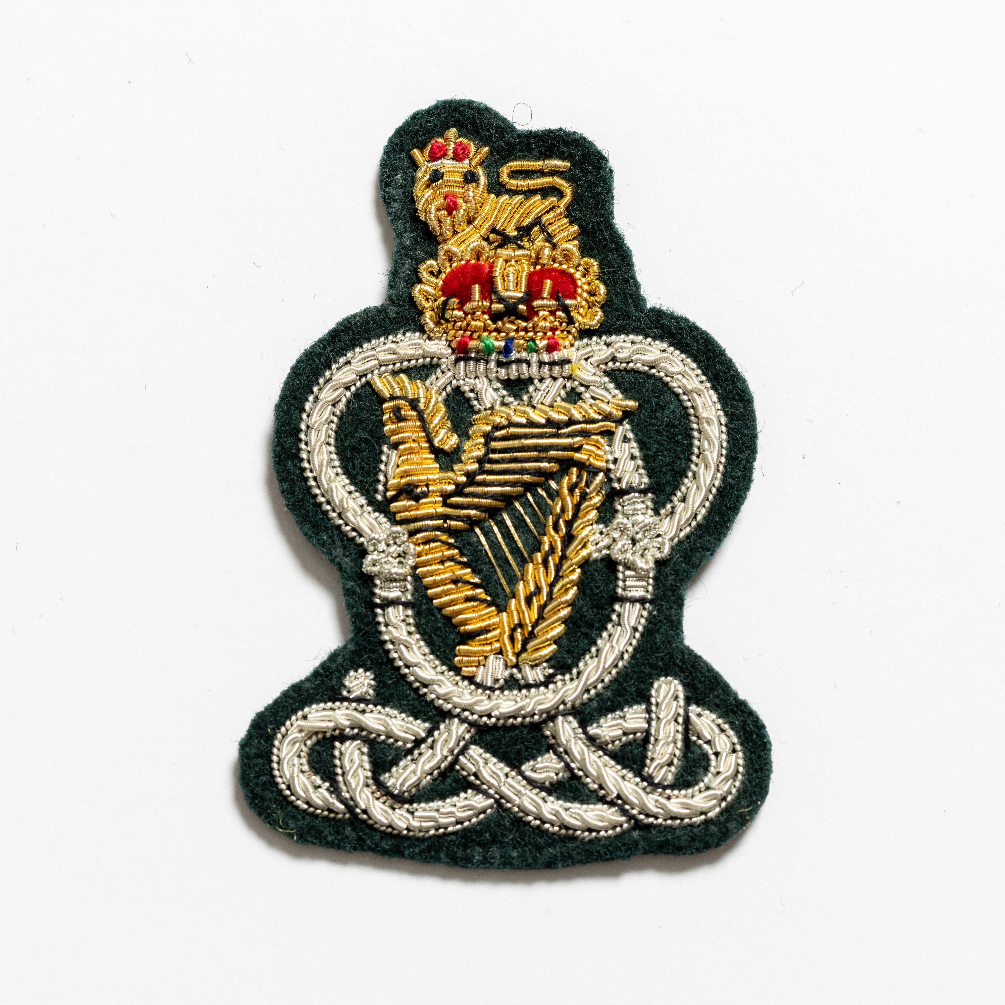 QUEENS ROYAL HUSSAR BERET BADGE (4334340767816)