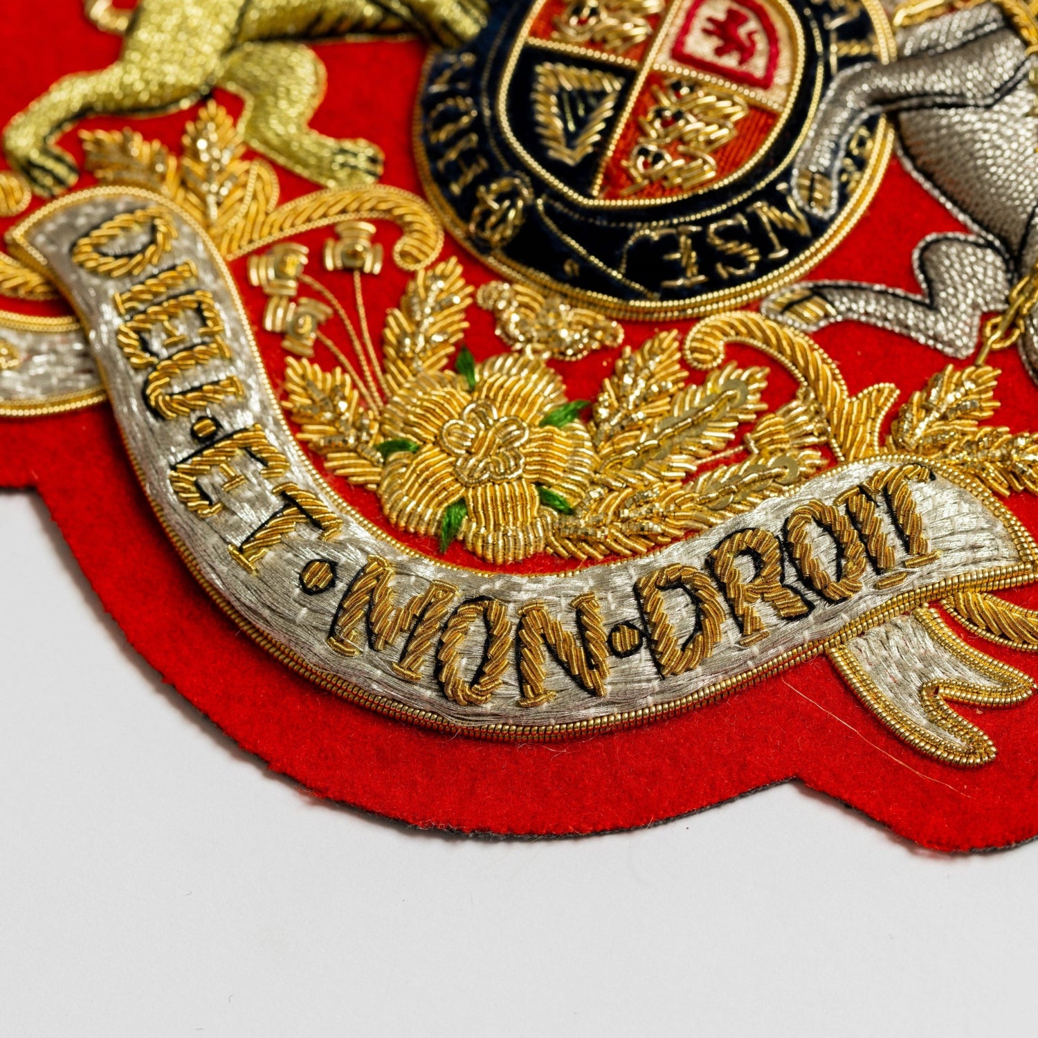 ロイヤルアームズガード - No.1ドレス – Hand & Lock