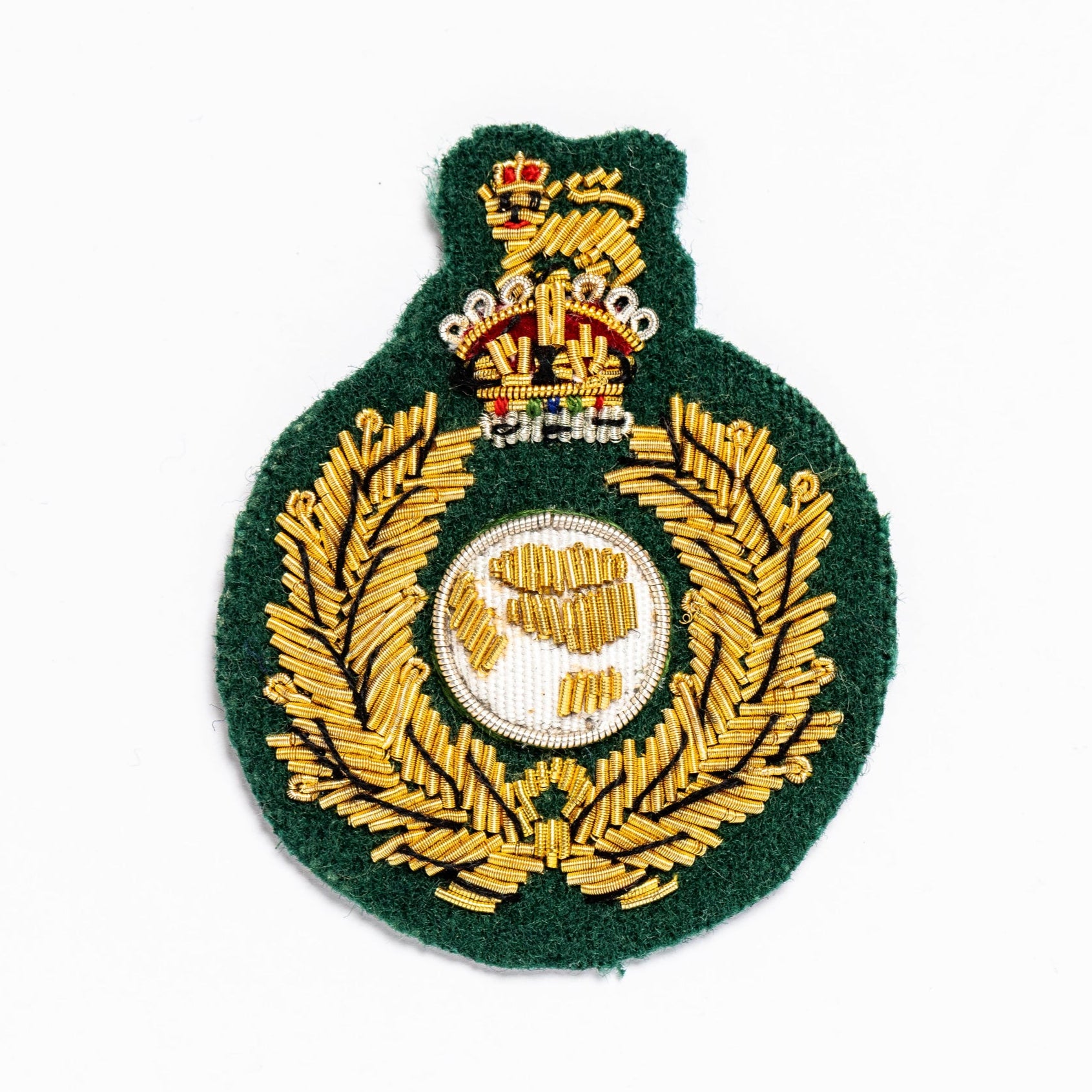 ROYAL MARINES BERET BADGE ON GREEN KING CROWN