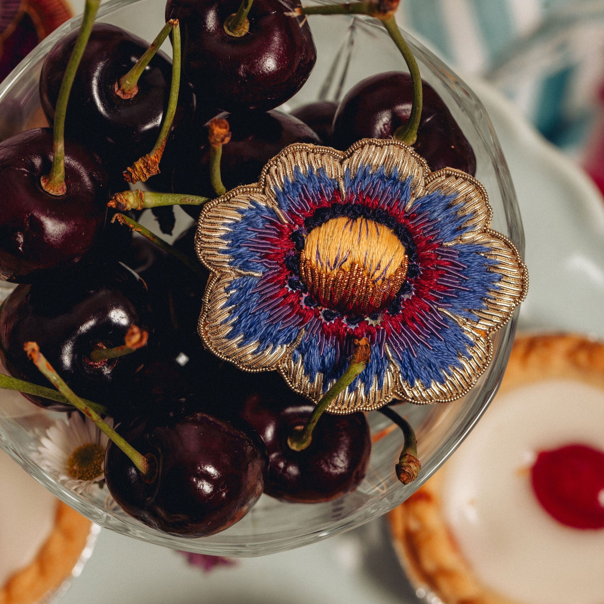 新品未使用ソロイストフラワーデザインレザーブローチ 楽天市場】【2点以上100円OFFクーポン】【送料無料】◇リニューアル