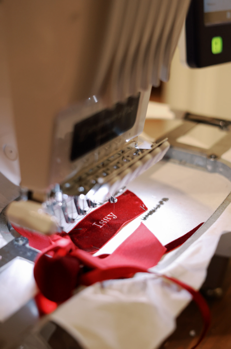 Veronica Beard Christmas Ribbons Machine Embroidery Event