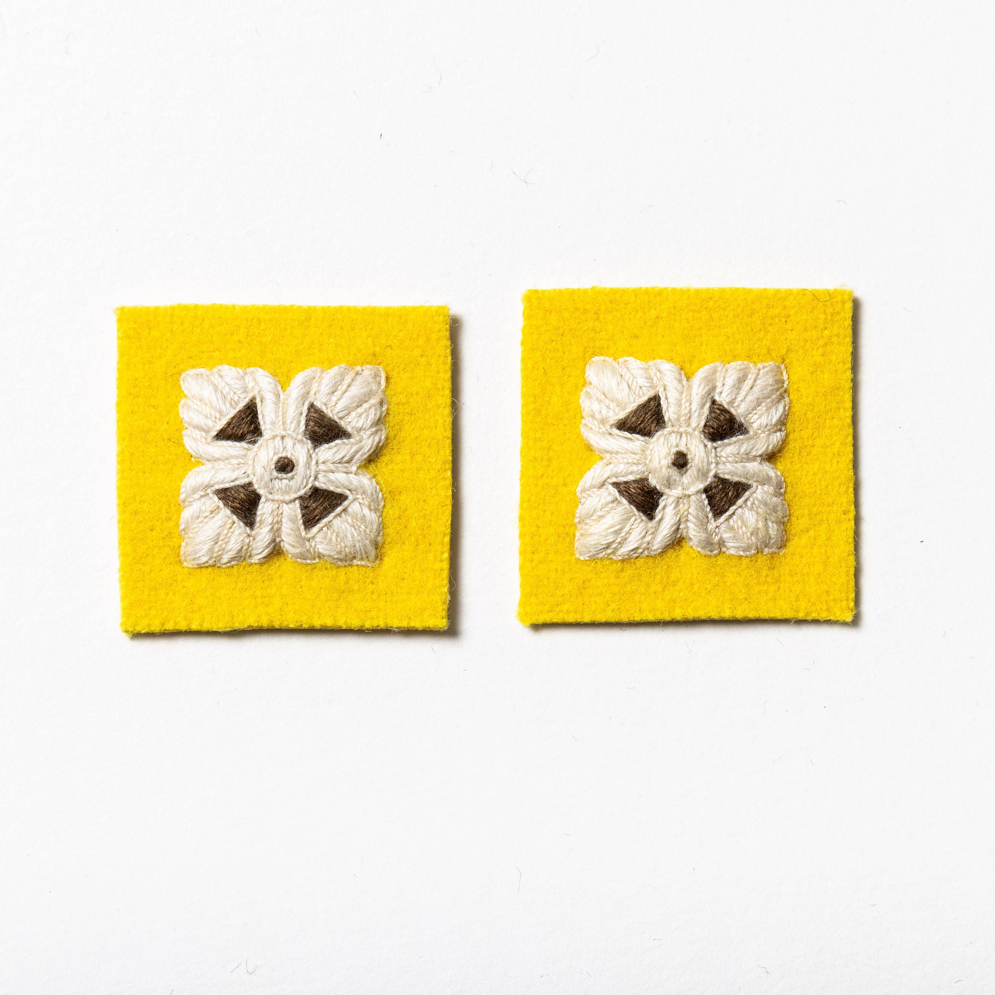 Wessex Yeomanry Officer Guernsey / Scottish and North Irish Yeomanry Rank Stars Yellow