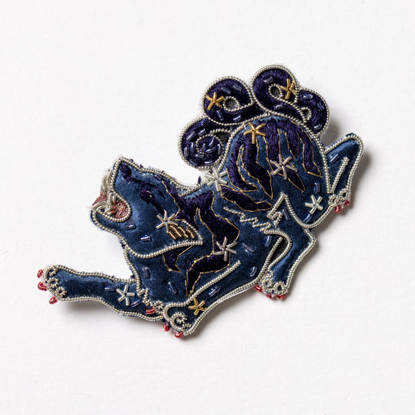 tiger_embroidered_brooch_grand
