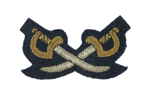 Crossed Swords Mess Dress badge (4334331789384)
