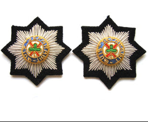 STARS IRISH GUARDS MESS COLLAR BADGES ON LT NAVY 